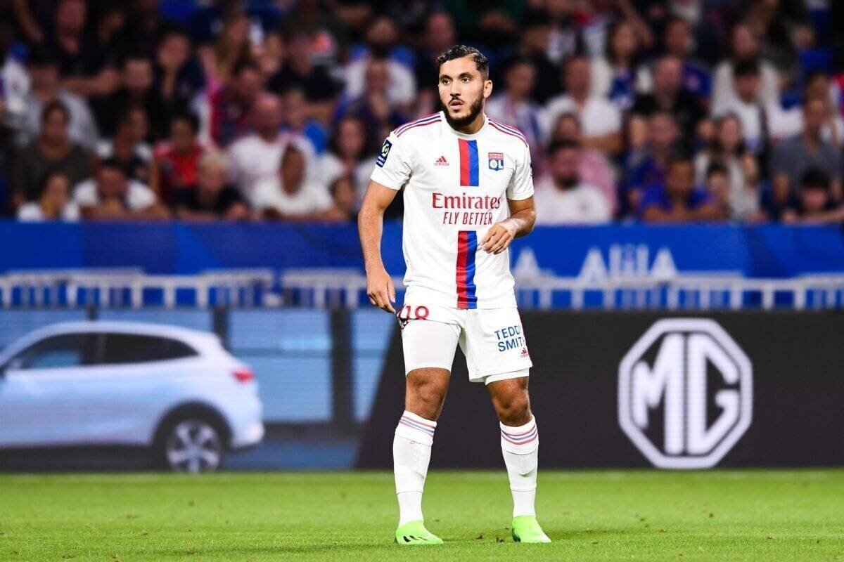 Rayan Cherki lors d'un match de Ligue 1 avec l'OL au Groupama Stadium