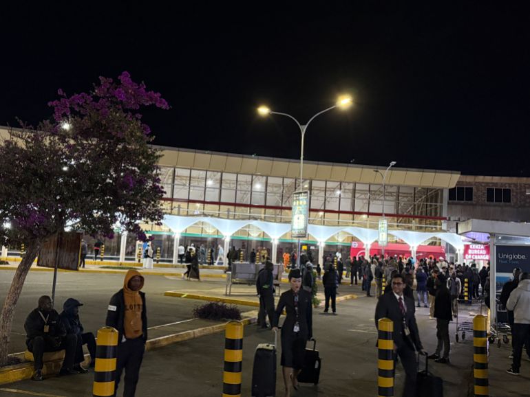 Hall d'arrivée à l'aéroport international Jomo Kenyatta à Nairobi