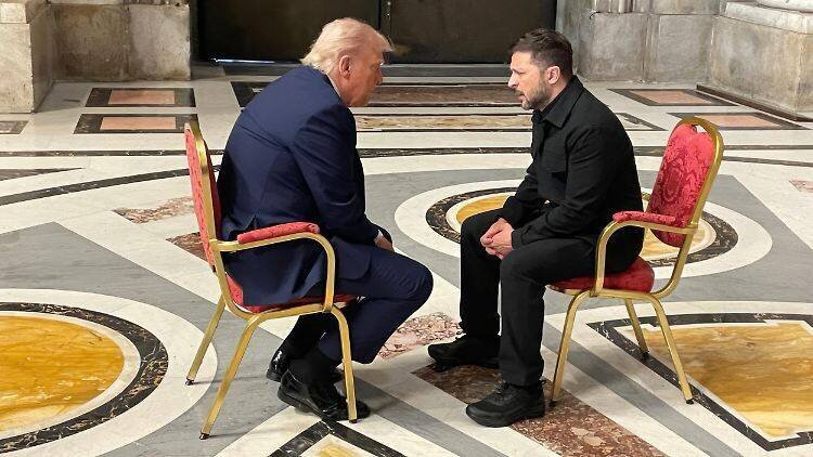 Trump et Selenskyj lors de leur entretien à Rome