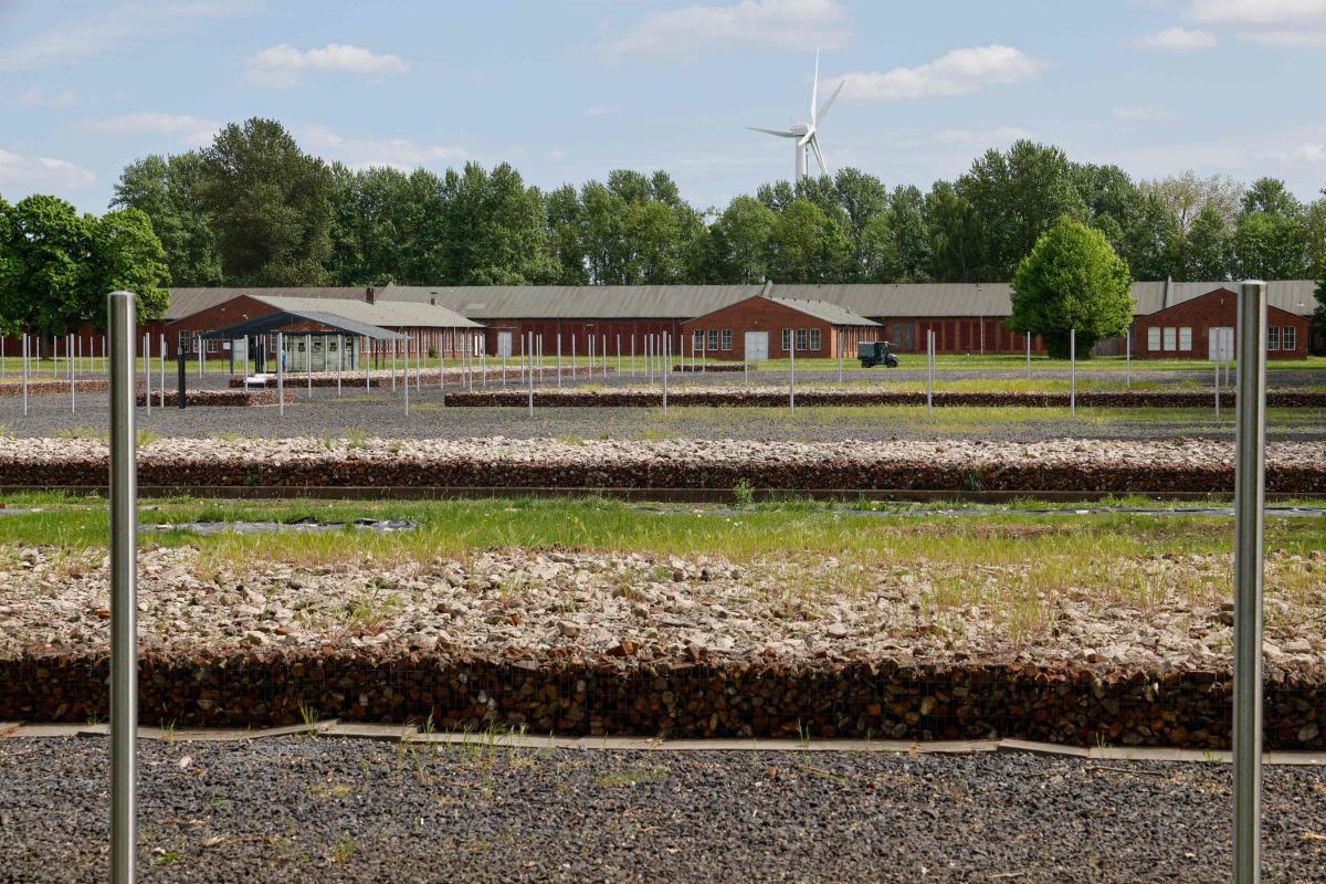 Vestiges des baraquements du camp de Neuengamme, aujourd'hui lieu de mémoire