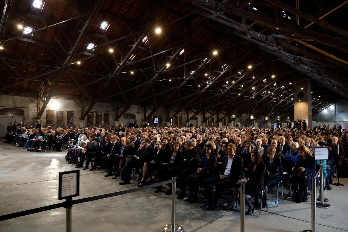 Le maire de Hambourg Peter Tschentscher lors de la cérémonie commémorative
