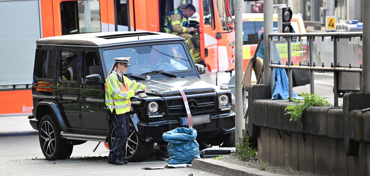 Accident de voiture à Stuttgart où un véhicule a percuté un groupe de piétons