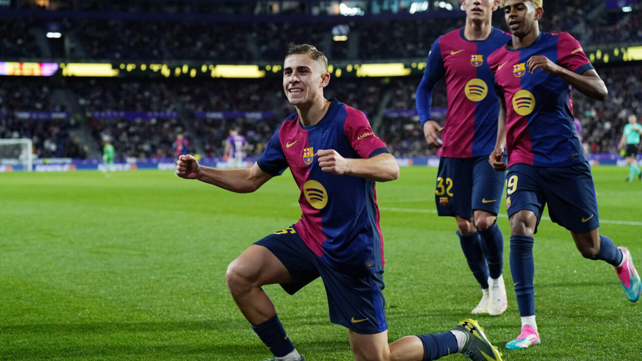 Le Barcelonais Fermin Lopez (g) buteur lors du succès à Valladolid (2-1), le 3 mai 2025