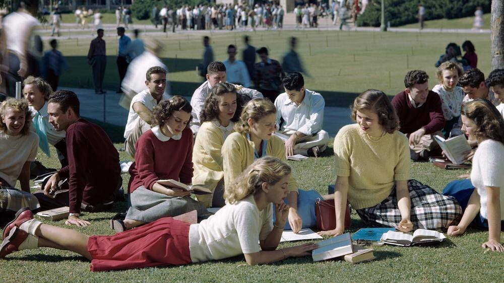 Universités américaines : femmes minoritaires dans les années 1950 à l'University of California