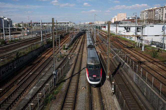 Un TGV à Paris, le 18 avril 2025