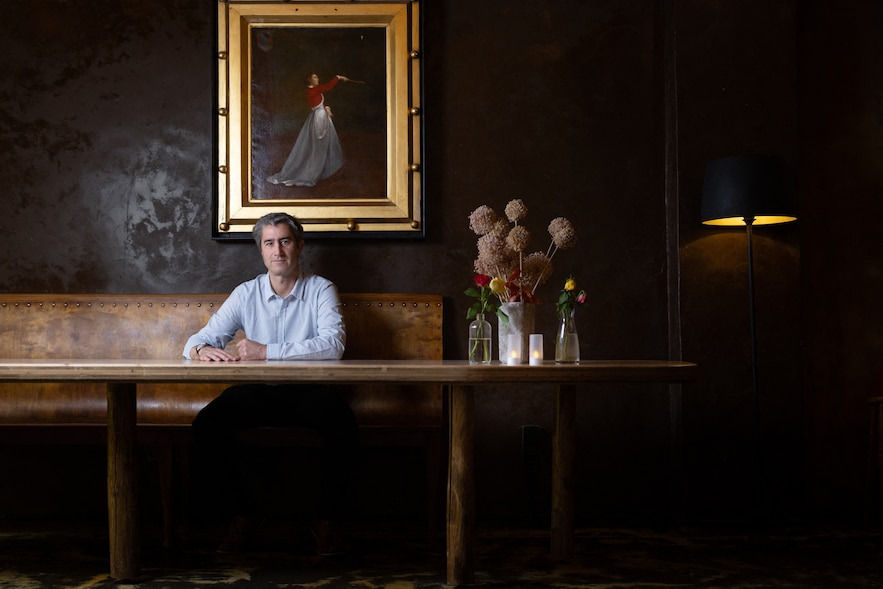 François Ruffin, député et réalisateur, lors d'une séance photo à Paris le 15 octobre 2024.