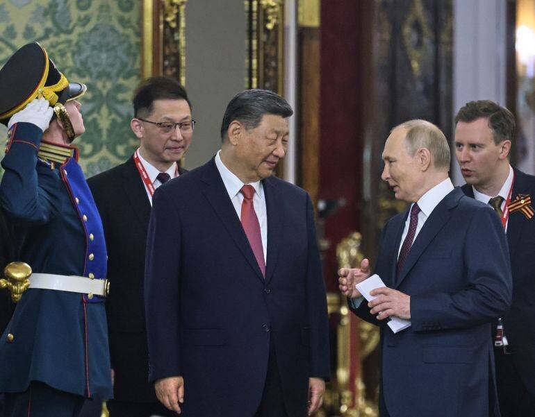 Vladimir Poutine et Xi Jinping lors de leur rencontre au Kremlin, Moscou, 8 mai 2025