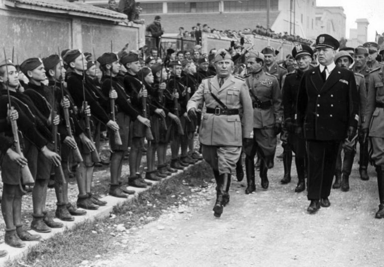 Mussolini renforçant son influence politique en 1921
