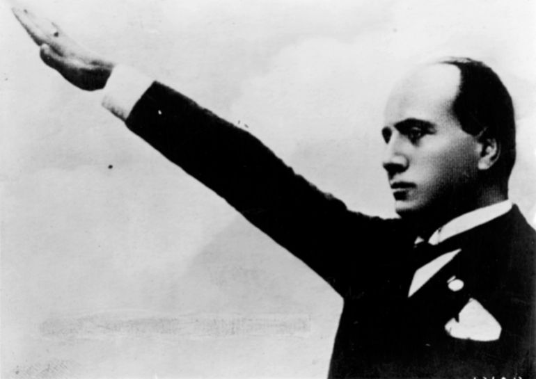 Mussolini se proclamant 'homme du destin'