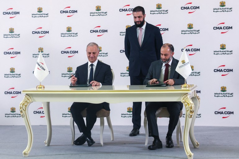 Ahmed al-Sharaa assiste à la signature d'un accord à Lattaquié