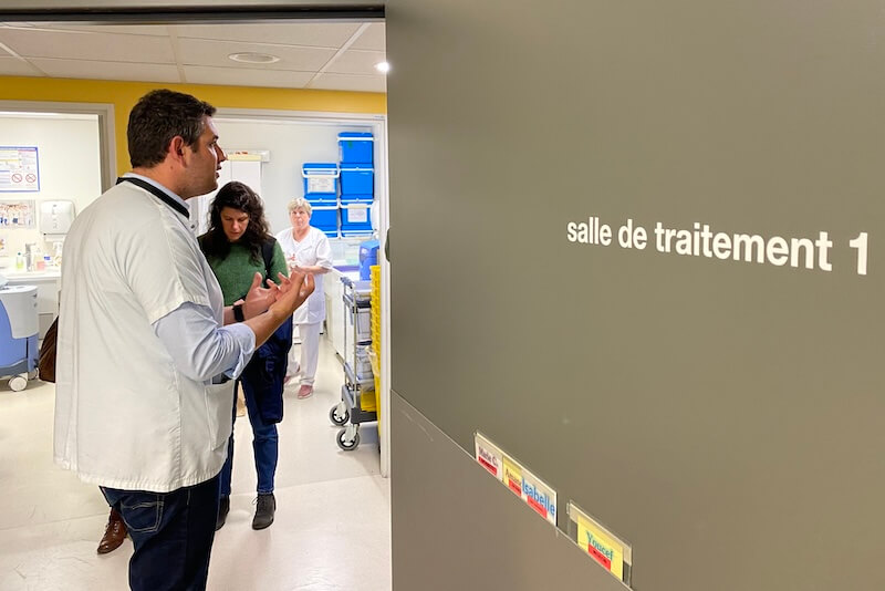 Le Dr Pierre Sesques dans le service d’hématologie de l’hôpital Lyon-Sud.
