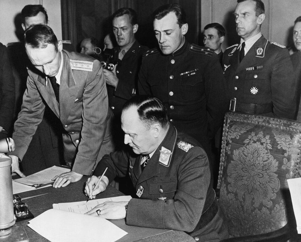 Signature de la capitulation définitive de l'Allemagne en 1945
