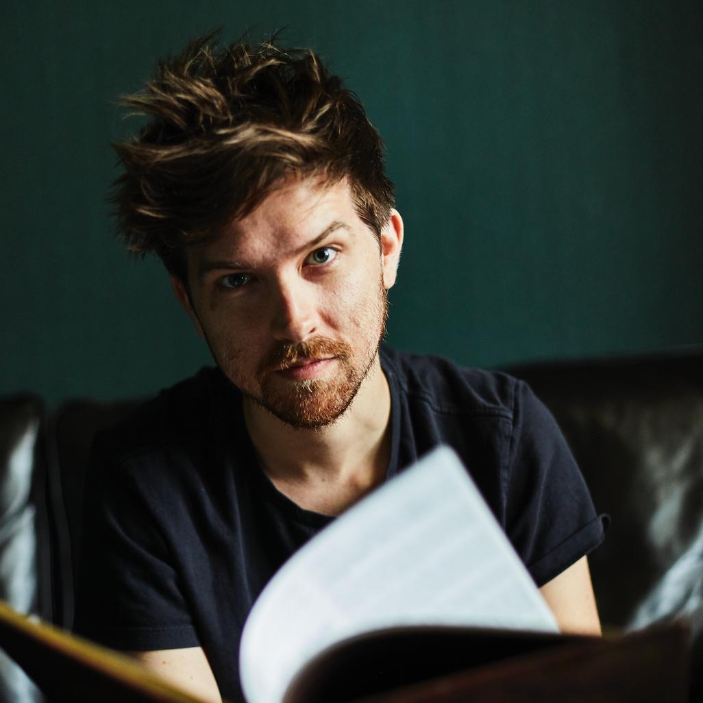 Portrait en gros plan de Darren Orf