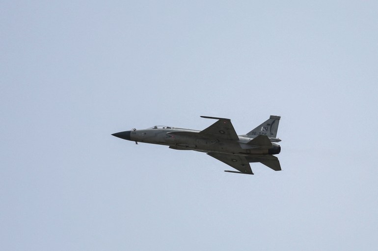Chasseur JF-17 Thunder de l'armée de l'air pakistanaise lors du défilé militaire de la Journée du Pakistan à Islamabad, mars 2022