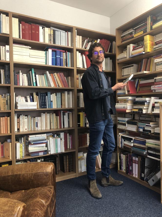 Le chercheur en littérature Vincent Debaene, chez lui, à Genève, le 5 mai 2025.