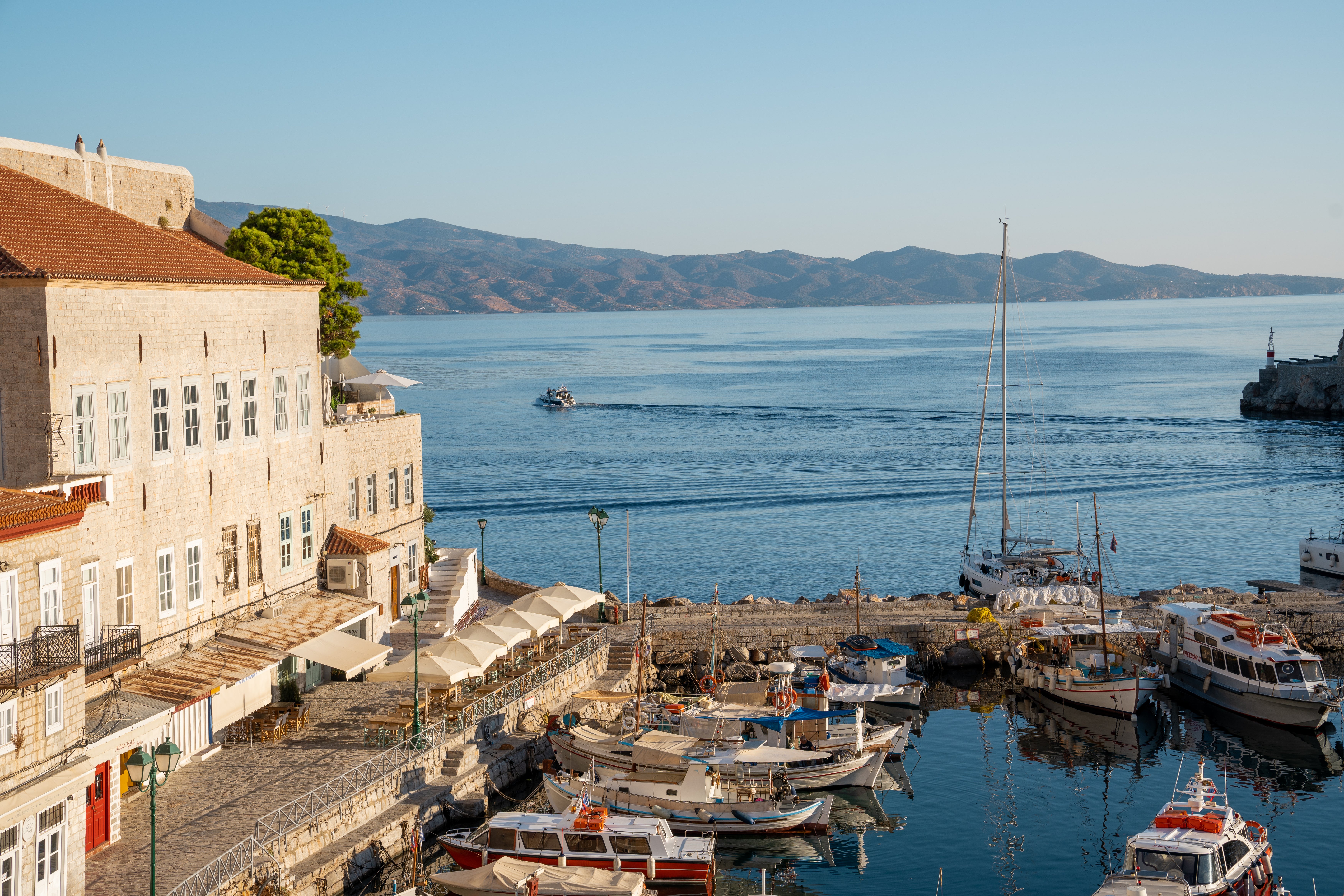 Le port pittoresque d'Hydra en Grèce