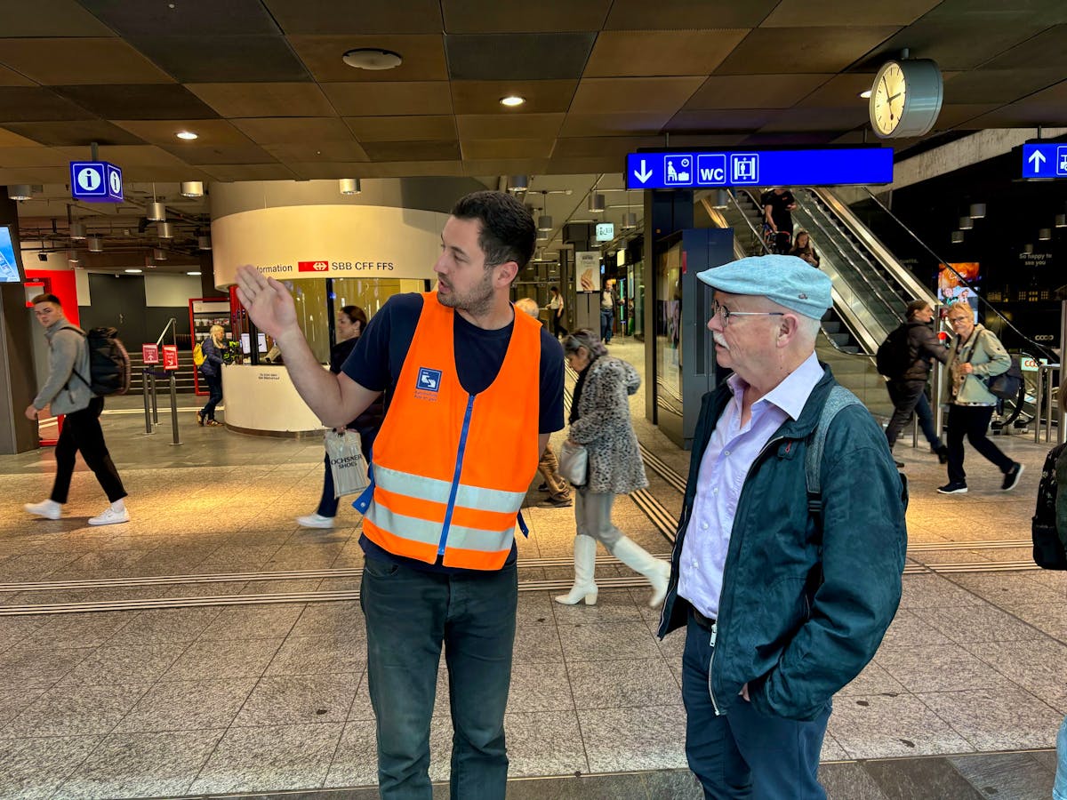 Marino (29) de la SOS Bahnhofshilfe Bern en service