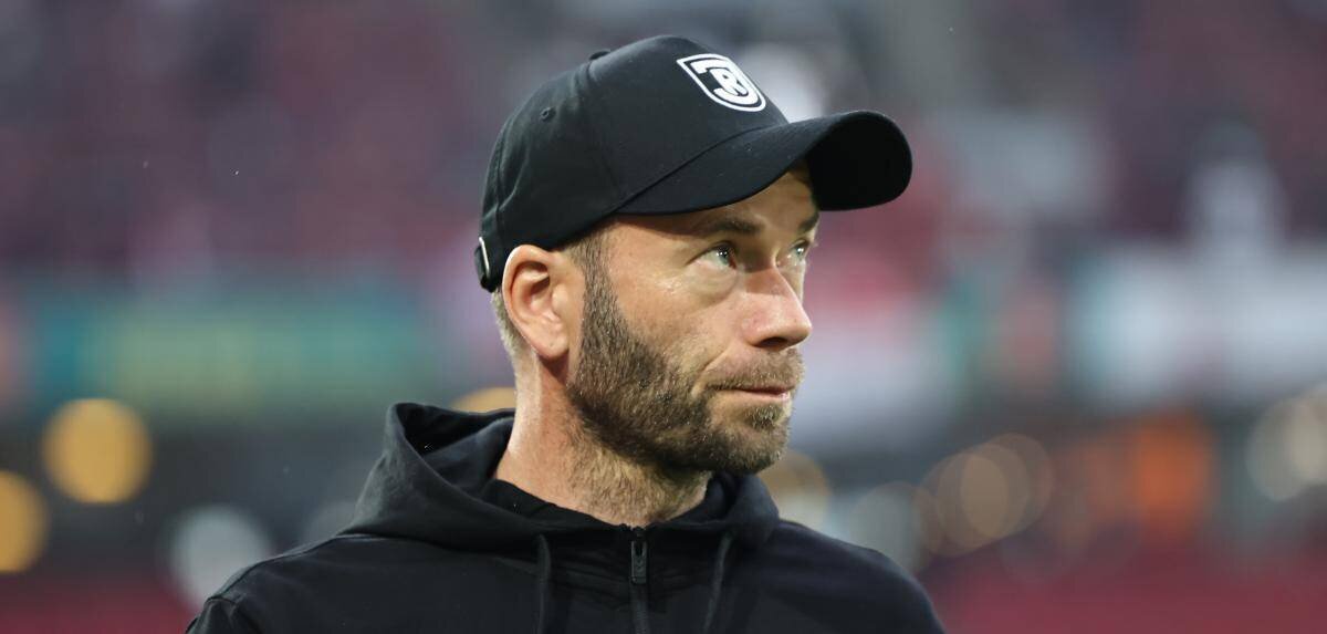 Andreas Patz lors d'un match de 2e Bundesliga entre 1. FC Köln et SSV Jahn Regensburg