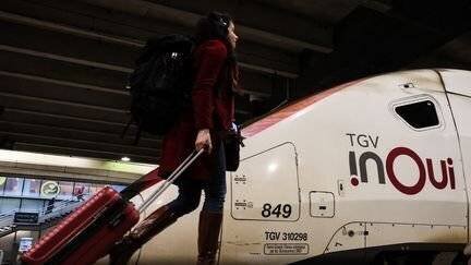 Un TGV InOui en gare Montparnasse à Paris, le 16 février 2024