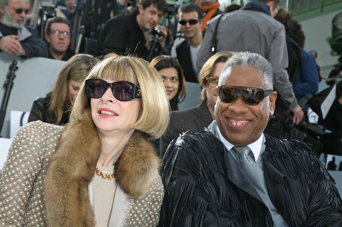 Anna Wintour et Andre Leon Talley assis au premier rang du défilé Chanel Automne-Hiver 2007-2008 au Grand Palais, Paris, le 2 mars 2007.