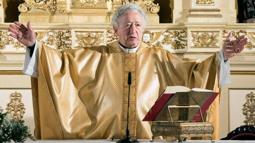 Antonio Pelayo célébrant la messe lors de ses noces d'or sacerdotales en 2018