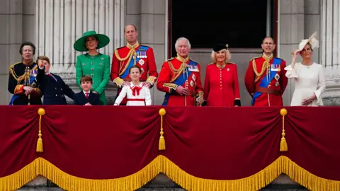 Famille royale sur le balcon de Buckingham Palace