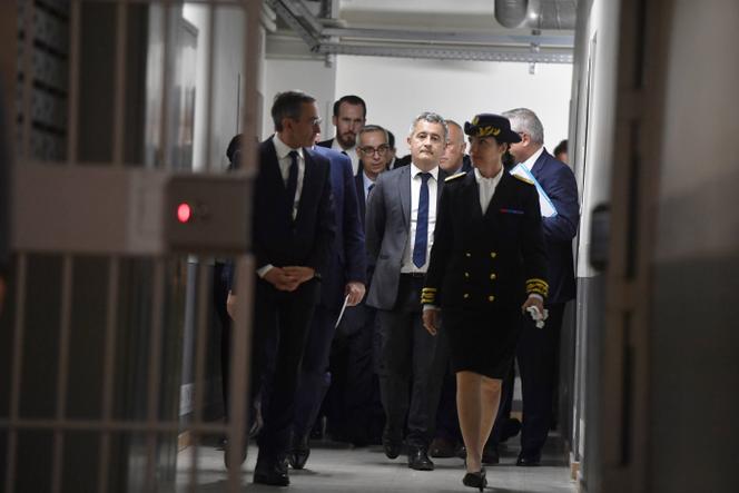 Le ministre de la justice, Gérald Darmanin, au centre pénitentiaire de Saint-Quentin-Fallavier (Isère), le 23 avril 2025.