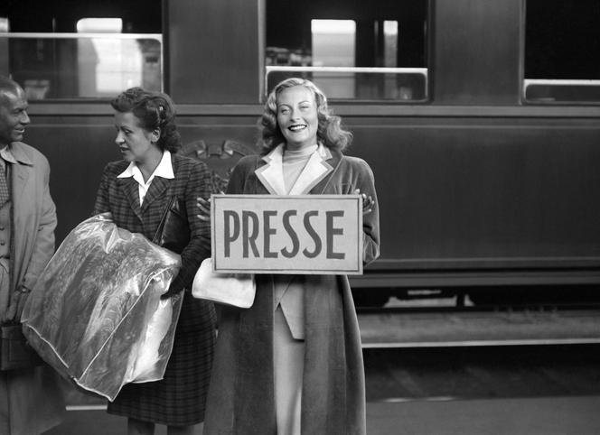 L’actrice française Michèle Morgan arrive à Paris le 9 octobre 1946, récompensée au premier Festival de Cannes
