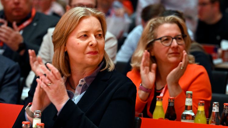 Bärbel Bas propose d'inclure indépendants et fonctionnaires dans le système de retraite