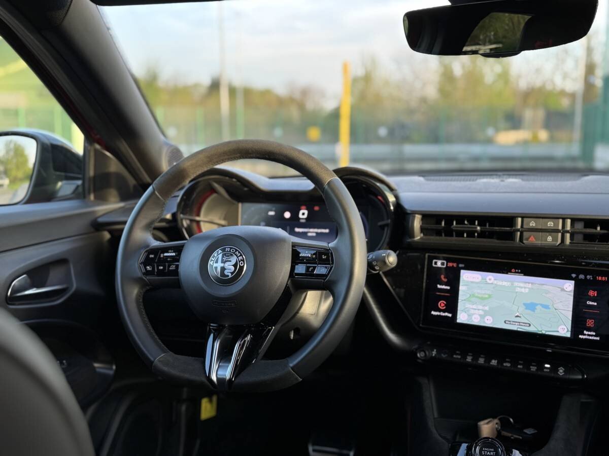 Alfa Romeo Junior Veloce: intérieur du crossover électrique sportif