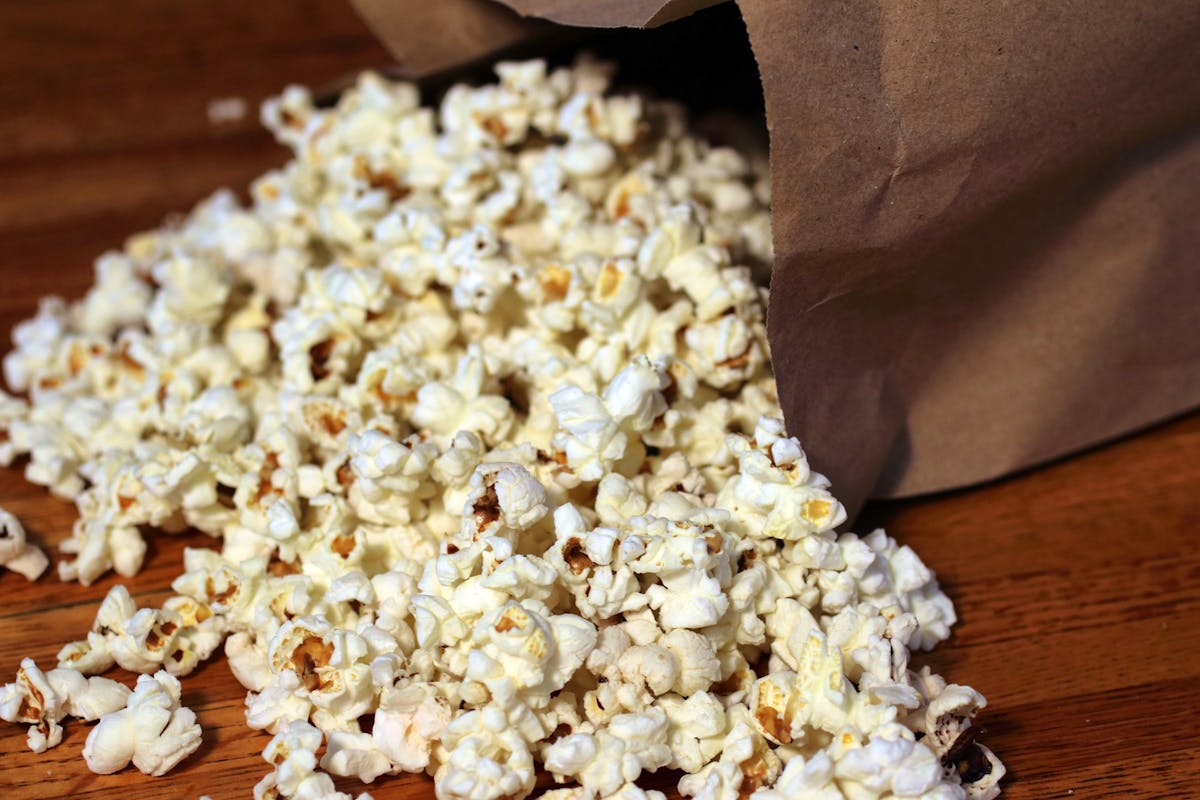 Popcorn prêt au micro-ondes, une alternative saine sans excès d'huile et de sel