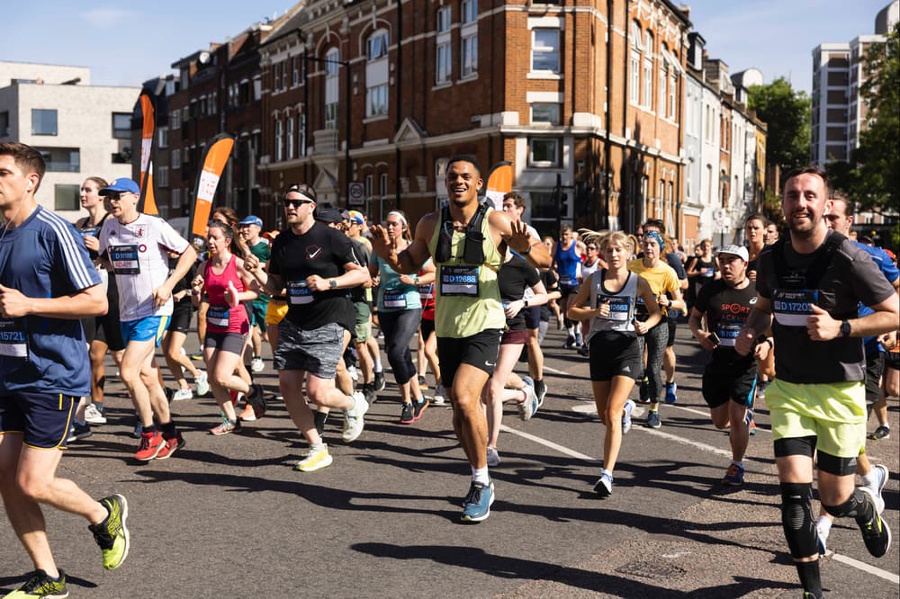 Participants du semi-marathon de Hackney 2024 à Londres