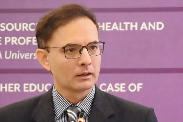 L'analyste politique et conférencier à l'université de Peshawar, Dr. Amir Raza
