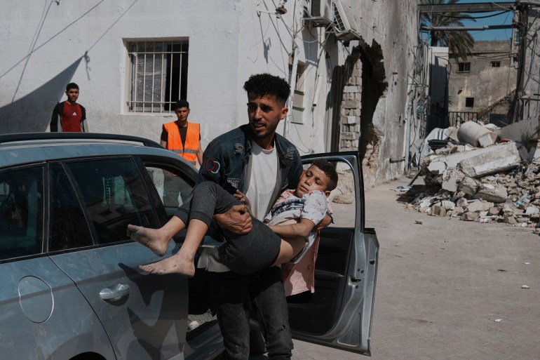 Enfant palestinien blessé suite à un bombardement israélien à Gaza