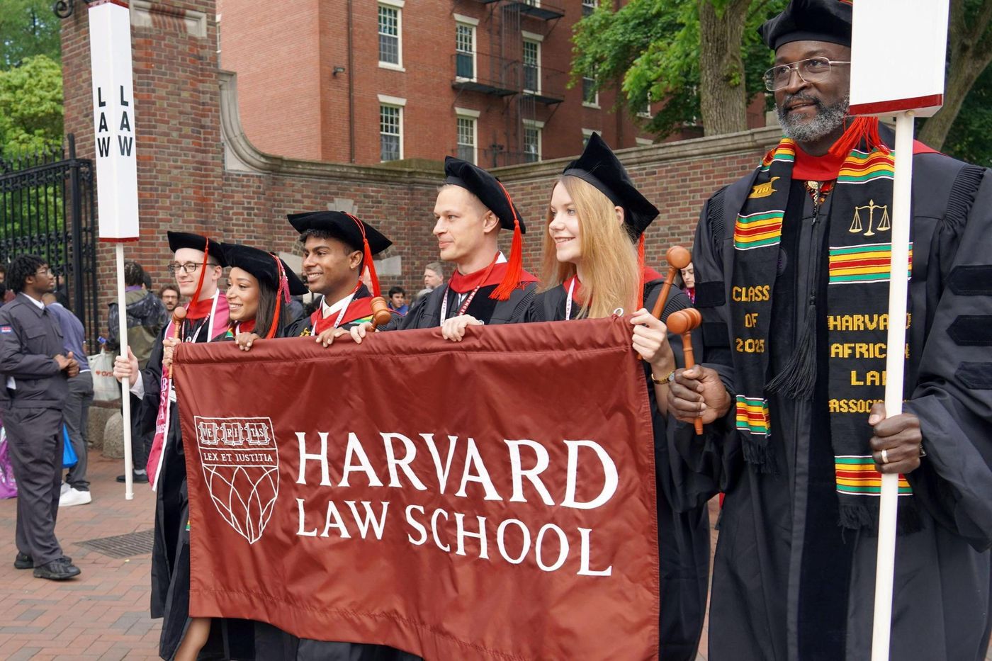 Manifestation à Harvard contre la restriction des visas pour étudiants étrangers