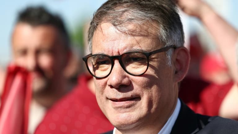 Olivier Faure lors d'une manifestation le 1er mai 2025