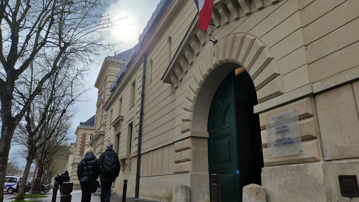 Fugitif évadé du tribunal de Versailles lors d'une audience judiciaire