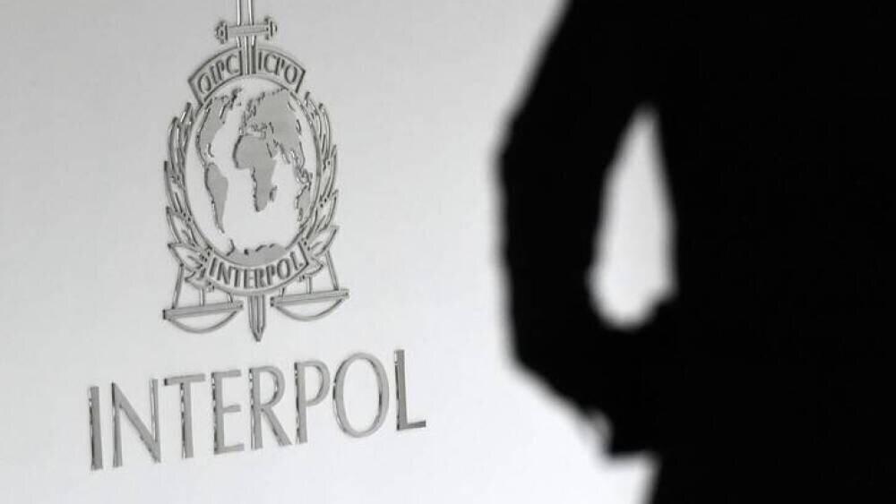 Affichage du logo Interpol