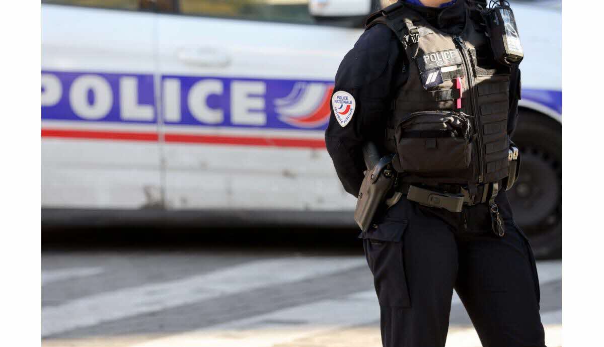 Policiers lors d'une intervention