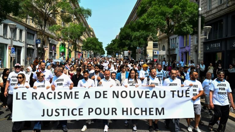 Marche blanche en hommage à Hichem Miraoui à Marseille