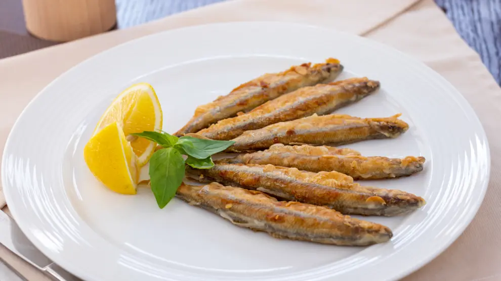 Boquerones al limón avec farine de pois chiche