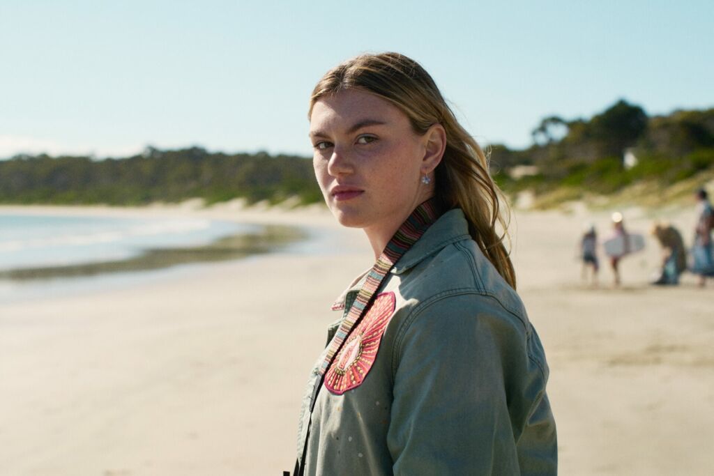 Shannon Berry dans le rôle de Bronte dans Les survivants