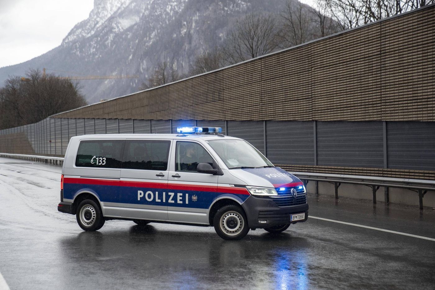 Policiers autrichiens sur place à Graz après la fusillade
