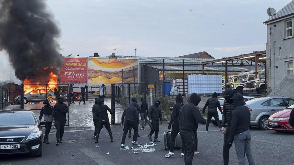 Protestation suite à une agression sexuelle à Ballymena, Irlande du Nord.
