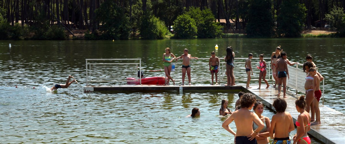 Baigneurs sauvages près d’un canal à Agen
