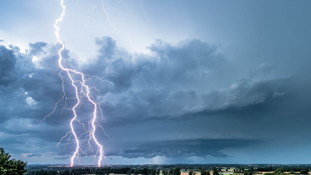 Ciel orageux en France avec dégradation météorologique