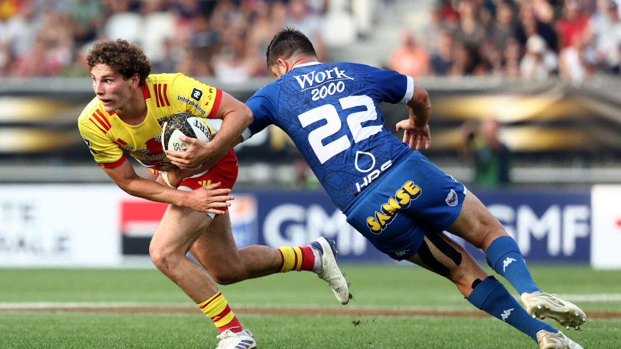 L'ouvreur de Perpignan Valentin Delpy face à Grenoble lors du match d'accession de Top 14, à Grenoble, le 14 juin 2025