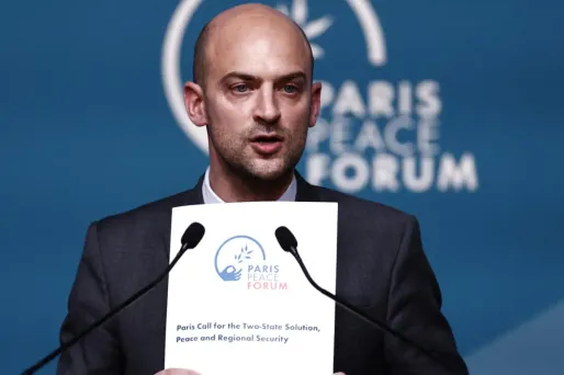 La France soutient Harvard contre le contrôle gouvernemental