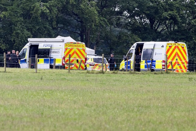 Équipe d'enquête sur le site de l'accident à Devon.