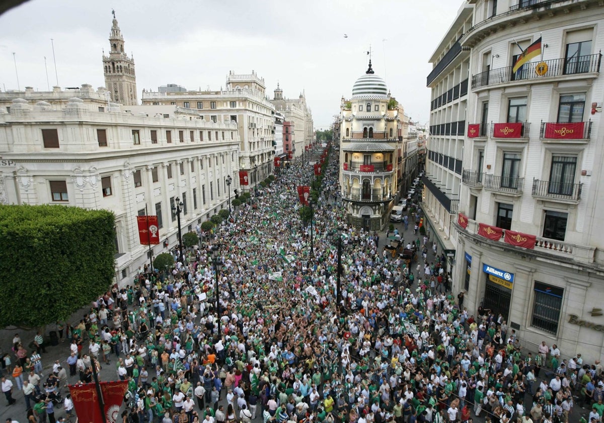 Des milliers de supporters du Betis dans les rues de Séville